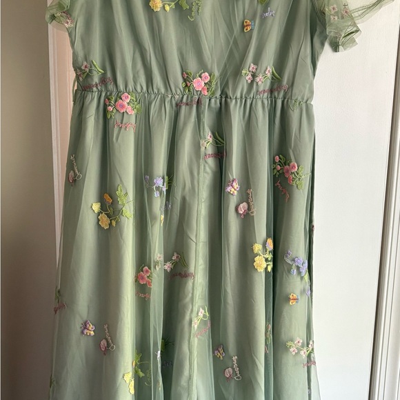 BloomChic Green Ruched Puff Sleeve Midi Dress - Picture 2 of 6